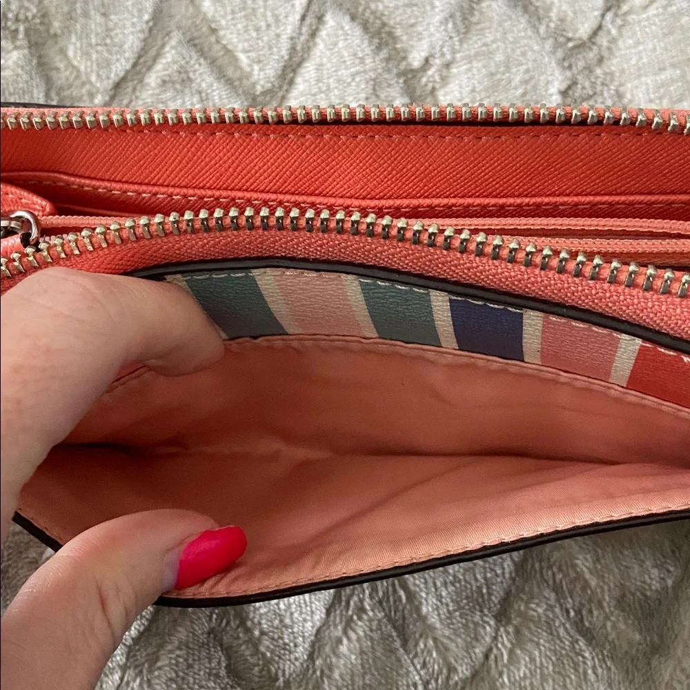 Coach Peyton Multistripe Zip Wallet. - Picture 7 of 10